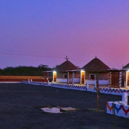 Banni Village Resort - Rann Of Kutch Bherandiala Ngoại thất bức ảnh