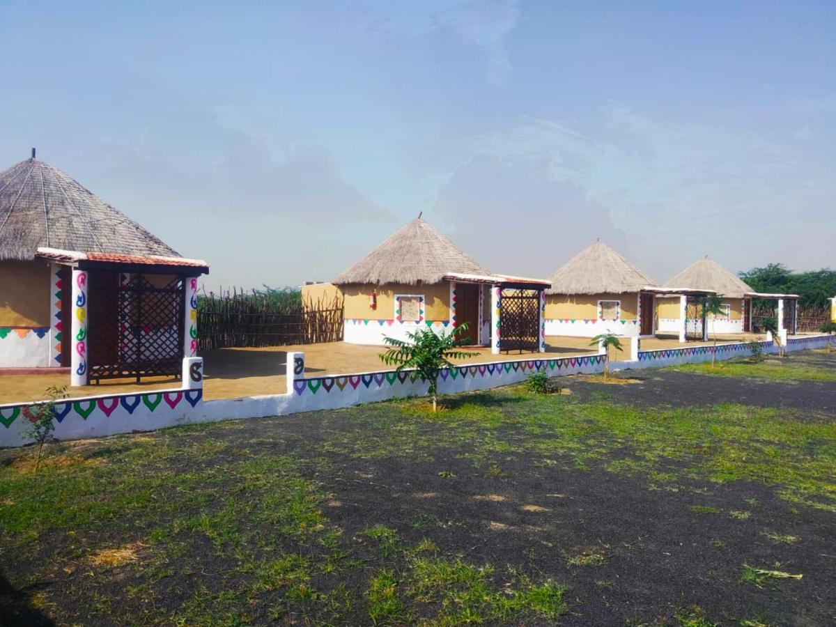 Banni Village Resort - Rann Of Kutch Bherandiala Ngoại thất bức ảnh