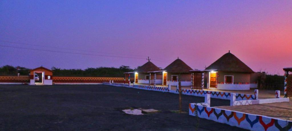 Banni Village Resort - Rann Of Kutch Bherandiala Ngoại thất bức ảnh